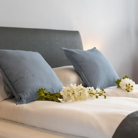 Comfortable Krakowska With Free Parking By Renters