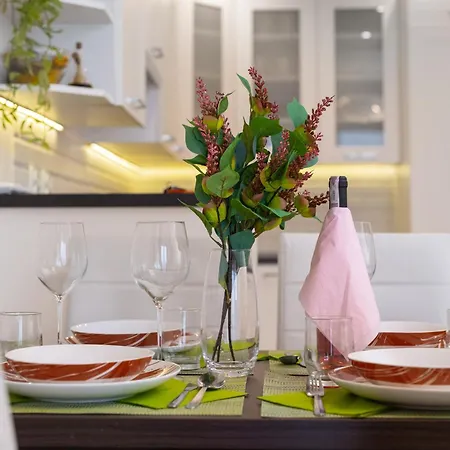 Comfortable Krakowska With Free Parking By Renters Apartment