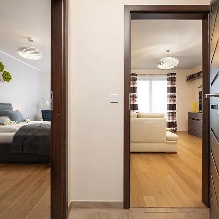 Comfortable Krakowska With Free Parking By Renters Wroclaw
