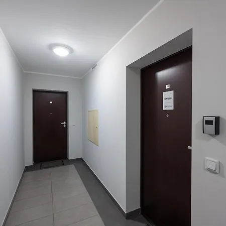 Apartment Comfortable Krakowska With Free Parking By Renters *