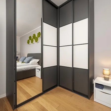 Comfortable Krakowska With Free Parking By Renters Apartment *