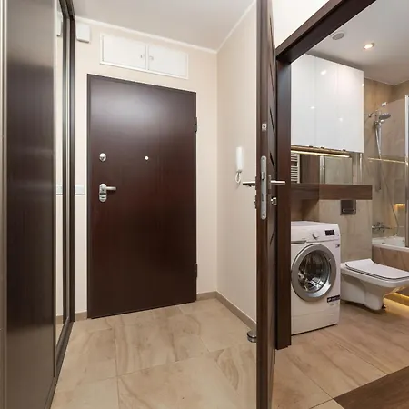 Comfortable Krakowska With Free Parking By Renters *