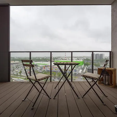 Comfortable Krakowska With Free Parking By Renters Apartment