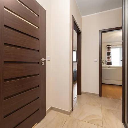 Comfortable Krakowska With Free Parking By Renters Apartment Wroclaw