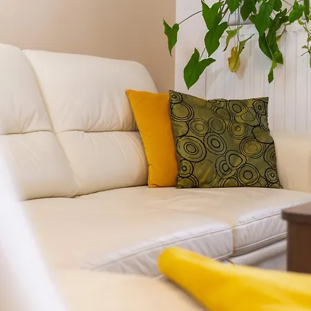 Comfortable Krakowska With Free Parking By Renters Apartment
