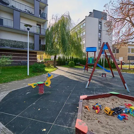 Comfortable Krakowska With Free Parking By Renters *