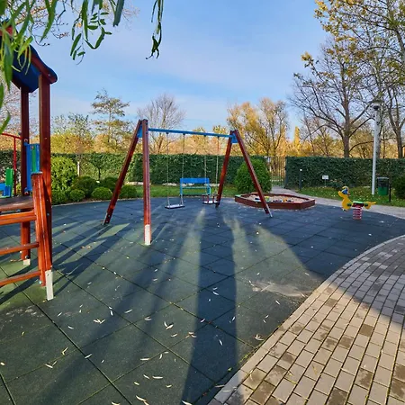 Comfortable Krakowska With Free Parking By Renters Apartmán