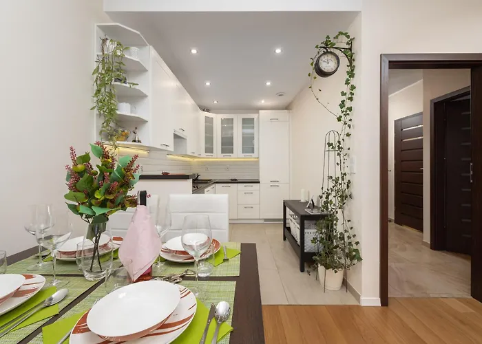 Comfortable Krakowska With Free Parking By Renters Apartment